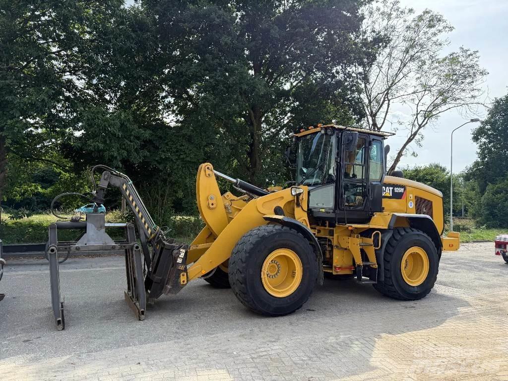 CAT 926M 4 Buckets Kolové nakladače