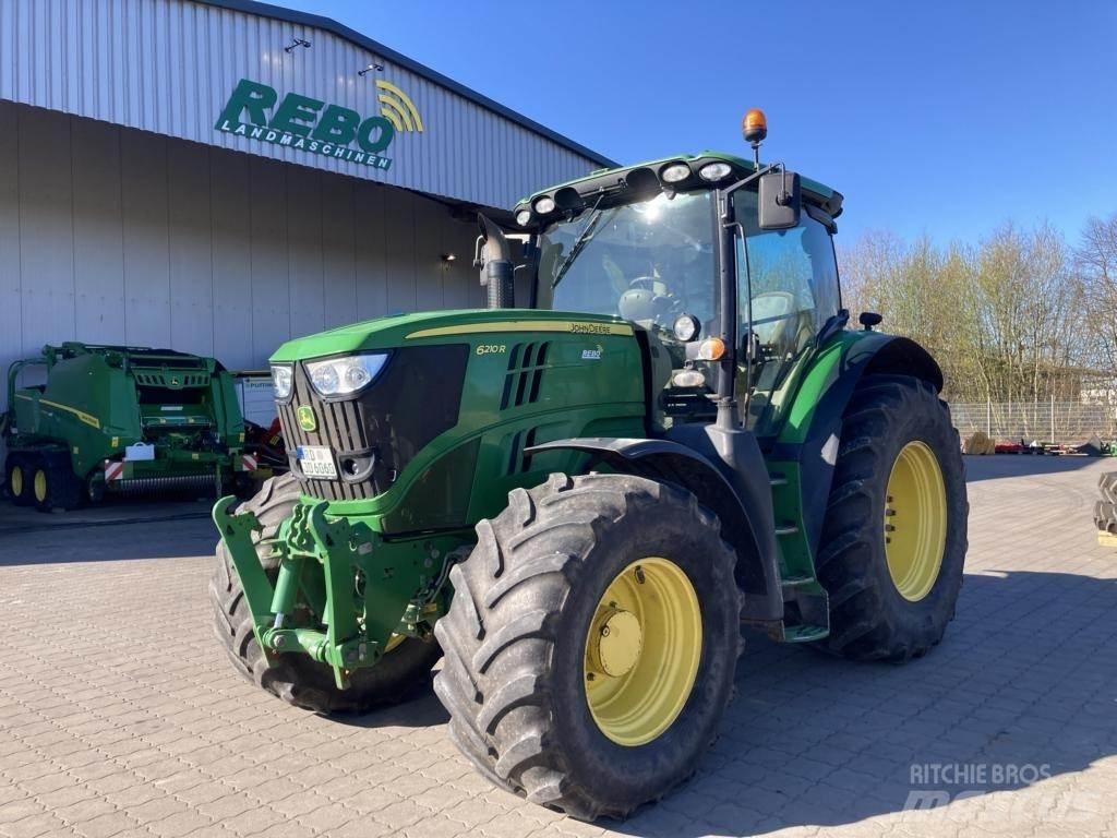 John Deere 6210R Traktory