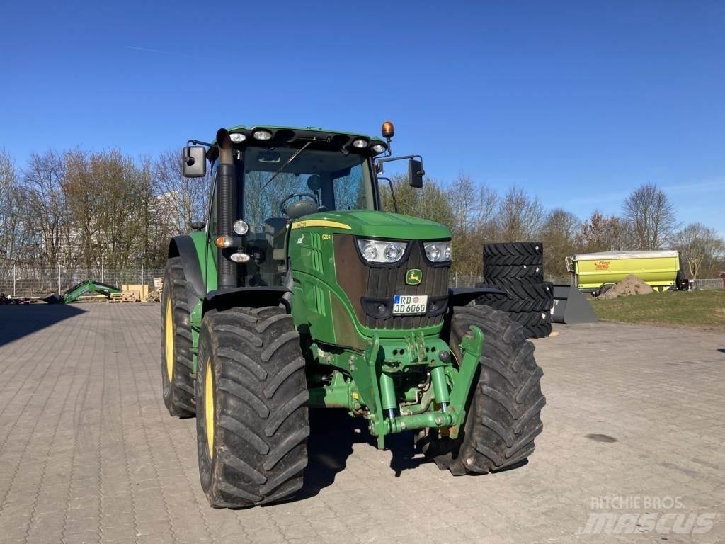 John Deere 6210R Traktory
