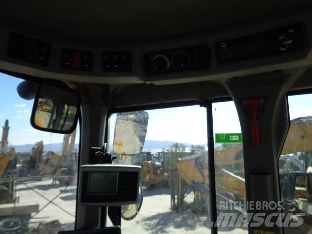 CAT 938M Kolové nakladače