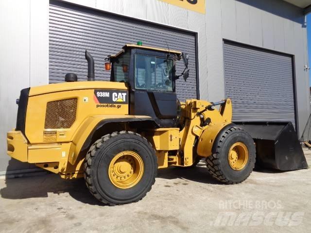 CAT 938M Kolové nakladače