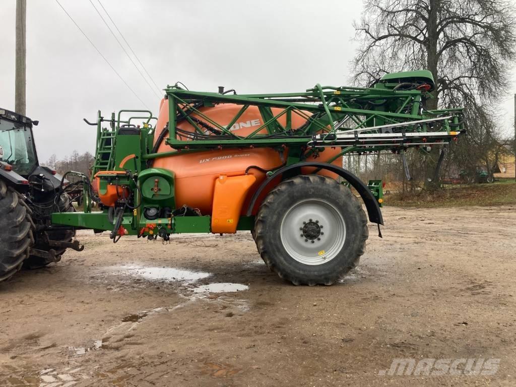 Amazone UX 5200 Tažené postřikovače