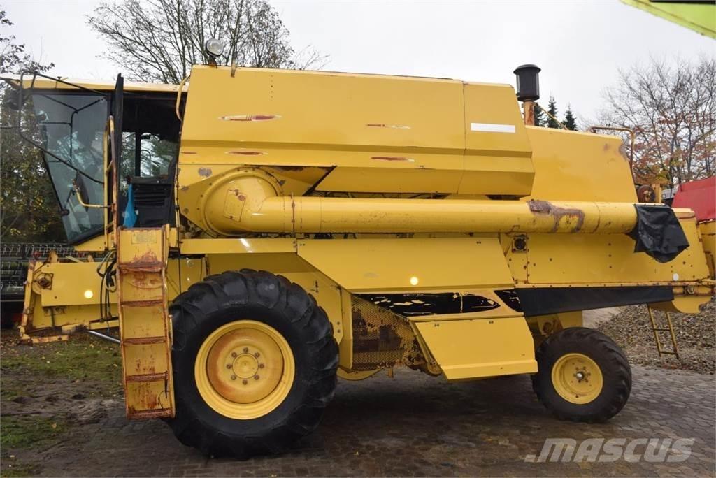 New Holland TF 42 Sklízecí mlátičky