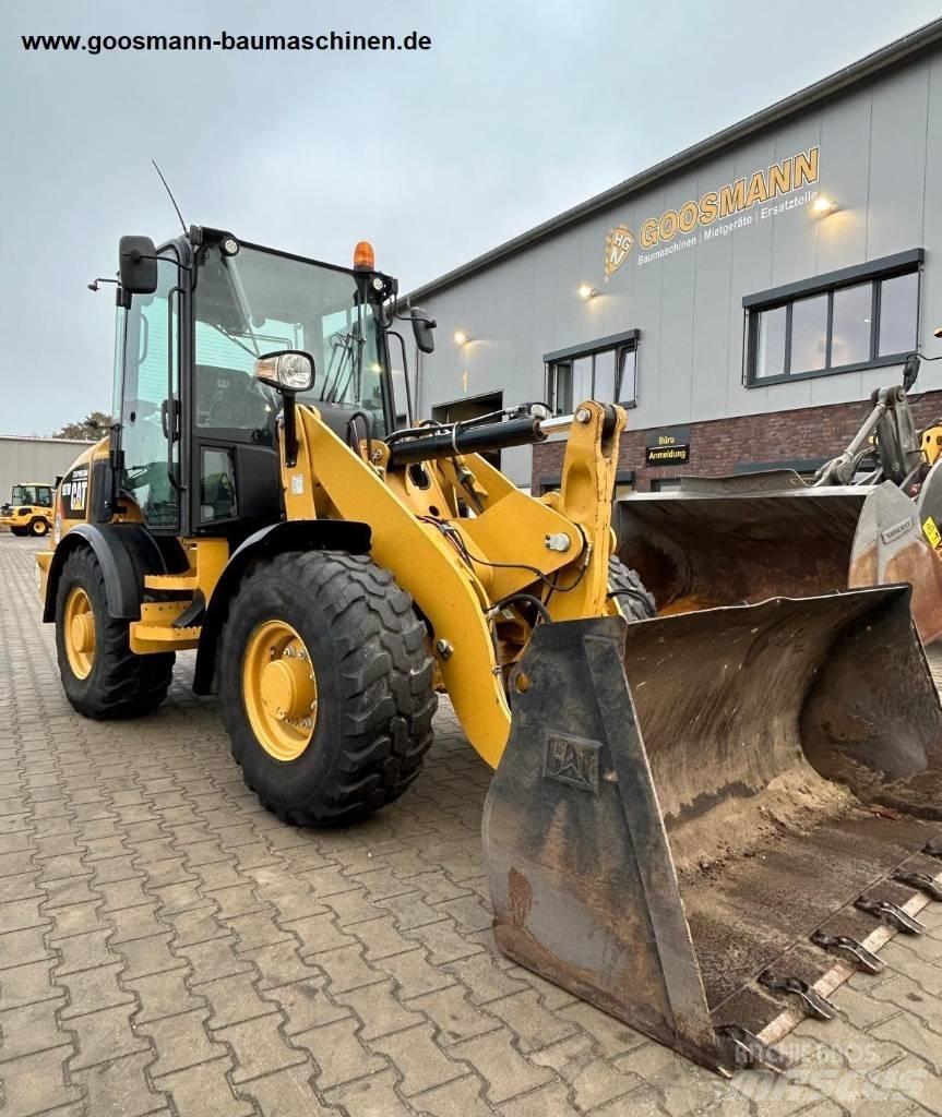CAT 907 M Kolové nakladače