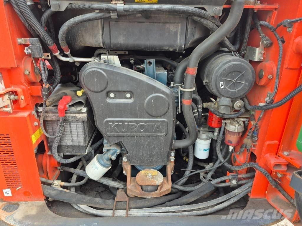 Kubota SSV 65 Smykem řízené nakladače