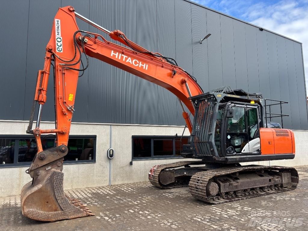 Hitachi ZX 210 LC-6 Pásová rýpadla