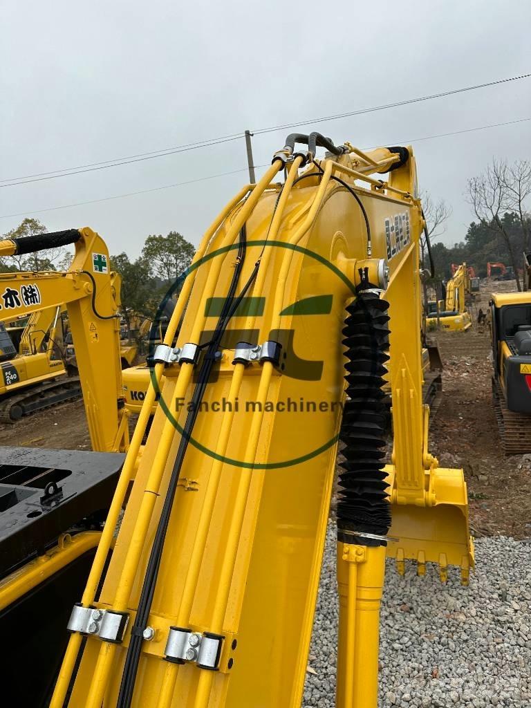 Komatsu PC 200-8 Pásová rýpadla