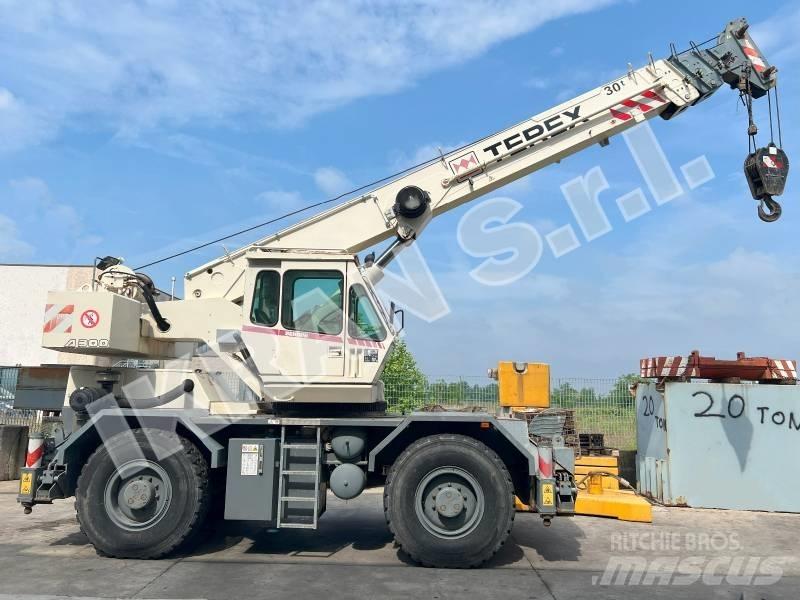 Terex A 300 Jeřáby pro těžký terén