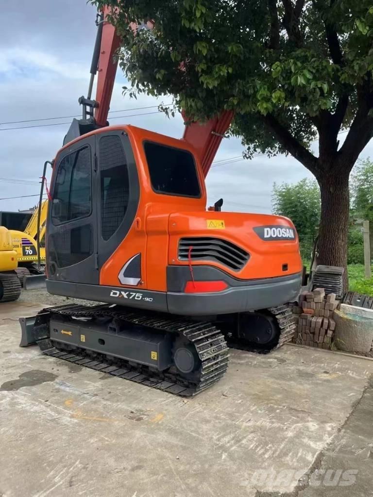Doosan DX75-9C Midi rýpadla 7t - 12t