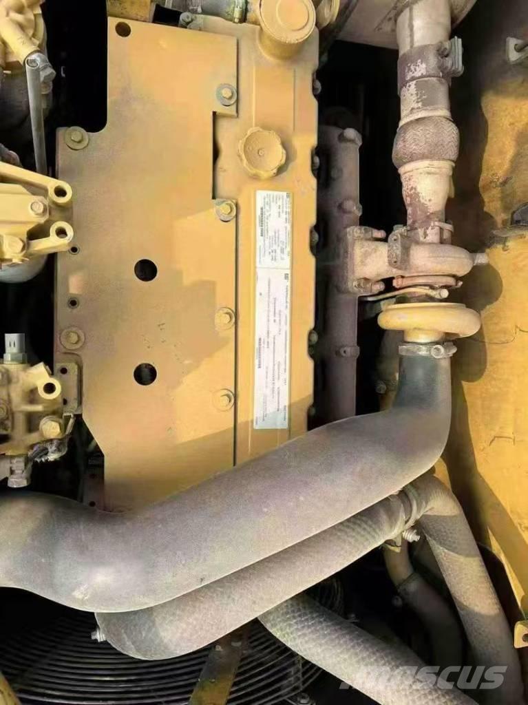 CAT 320 D L Pásová rýpadla