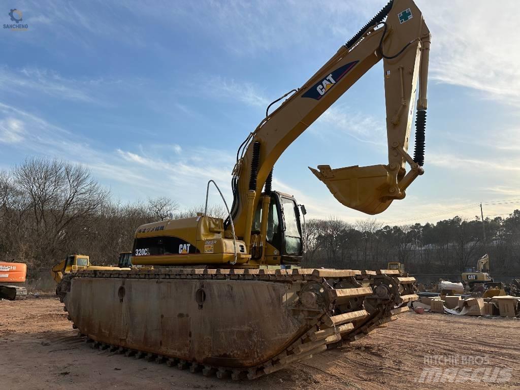 CAT 320 C L Obojživelná rypadla