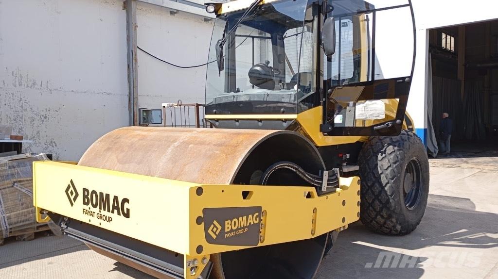 Bomag BW 212 D-5 SL Tahačové válce