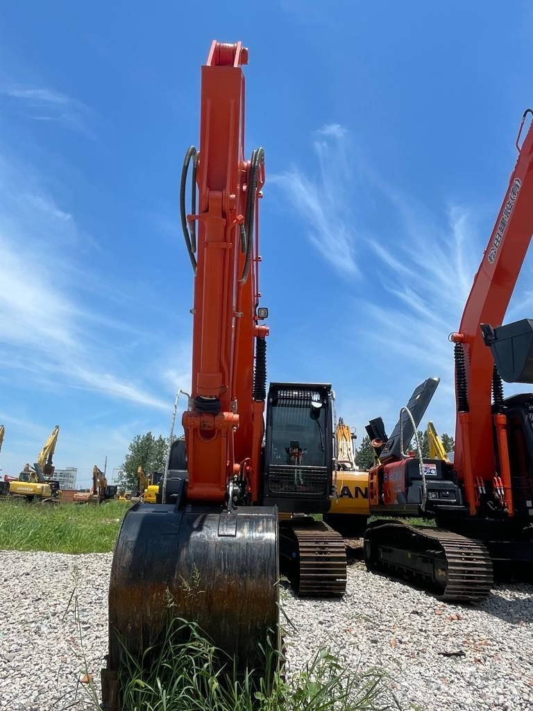 Hitachi ZX 200 Pásová rýpadla