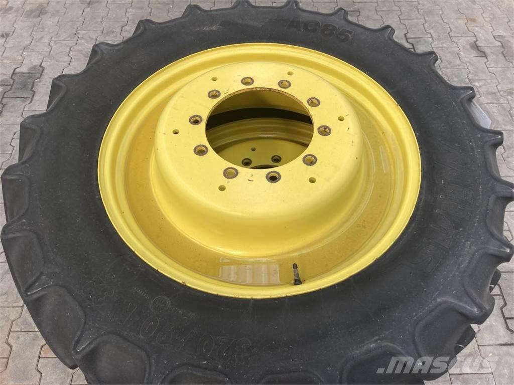 Mitas 320/90R32 Pneumatiky, kola a ráfky