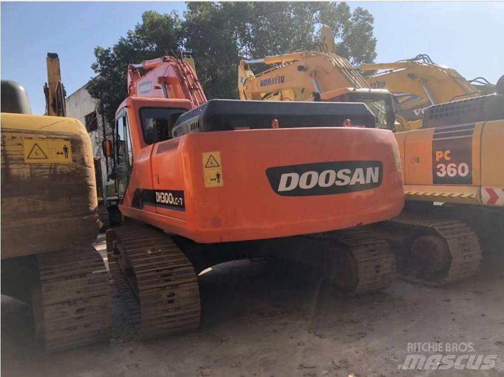 Doosan 225 LC Pásová rýpadla