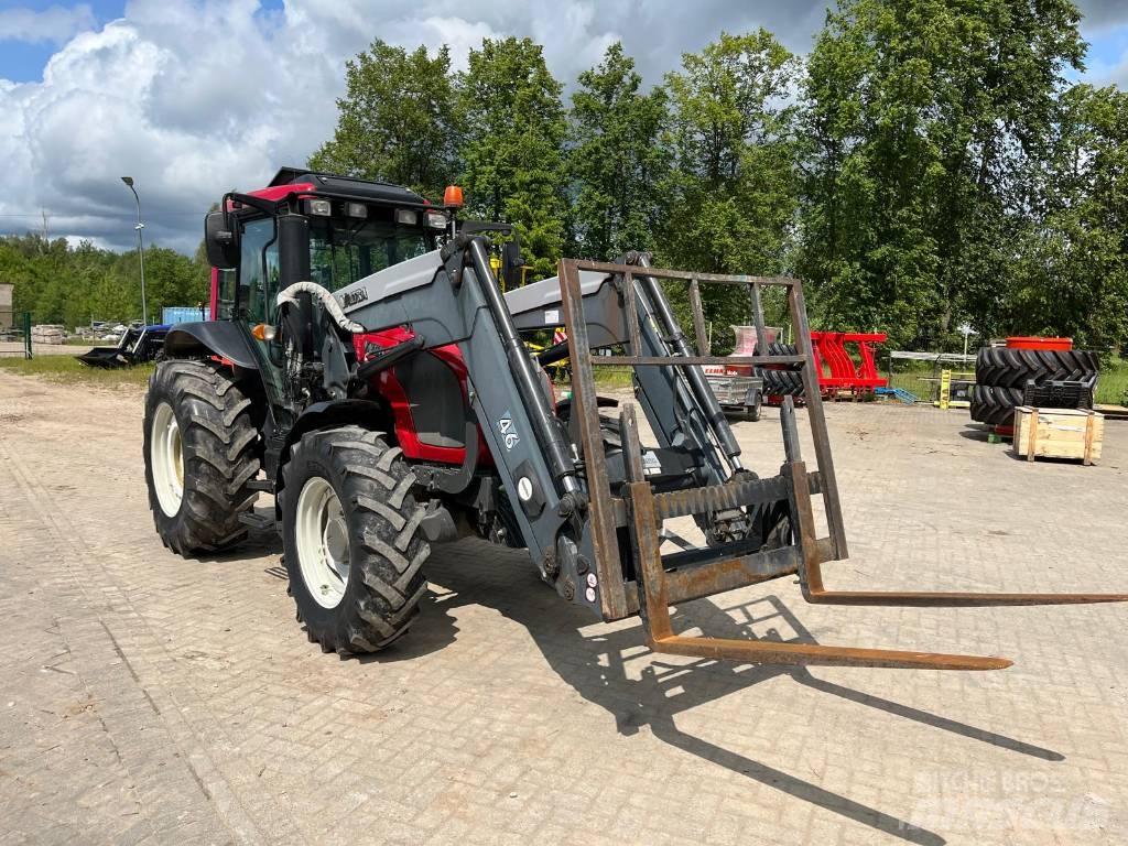 Valtra A 93 Traktory