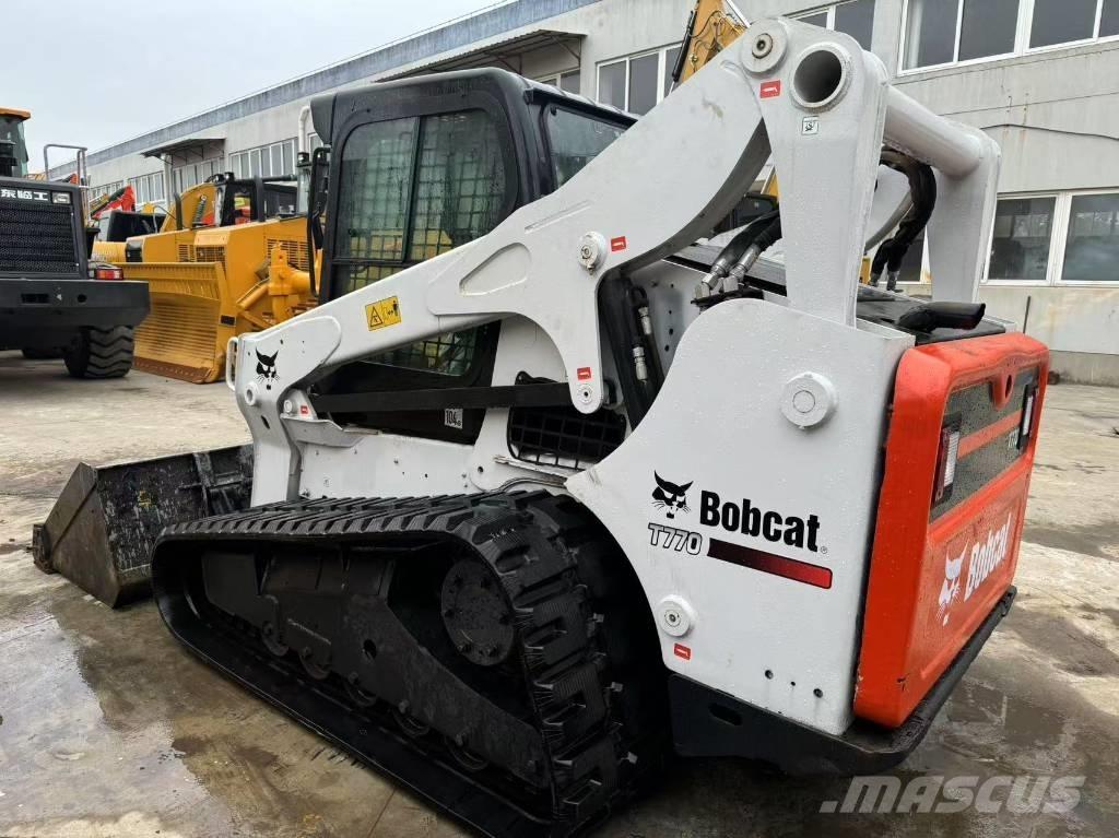 Bobcat T770 Smykem řízené nakladače