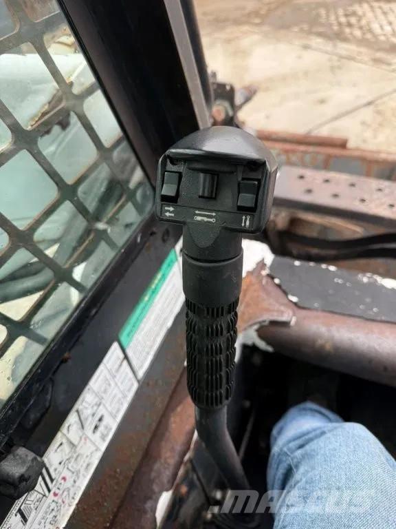 Bobcat 773 Smykem řízené nakladače