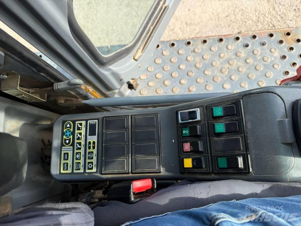 Volvo EC 360 B LC Pásová rýpadla