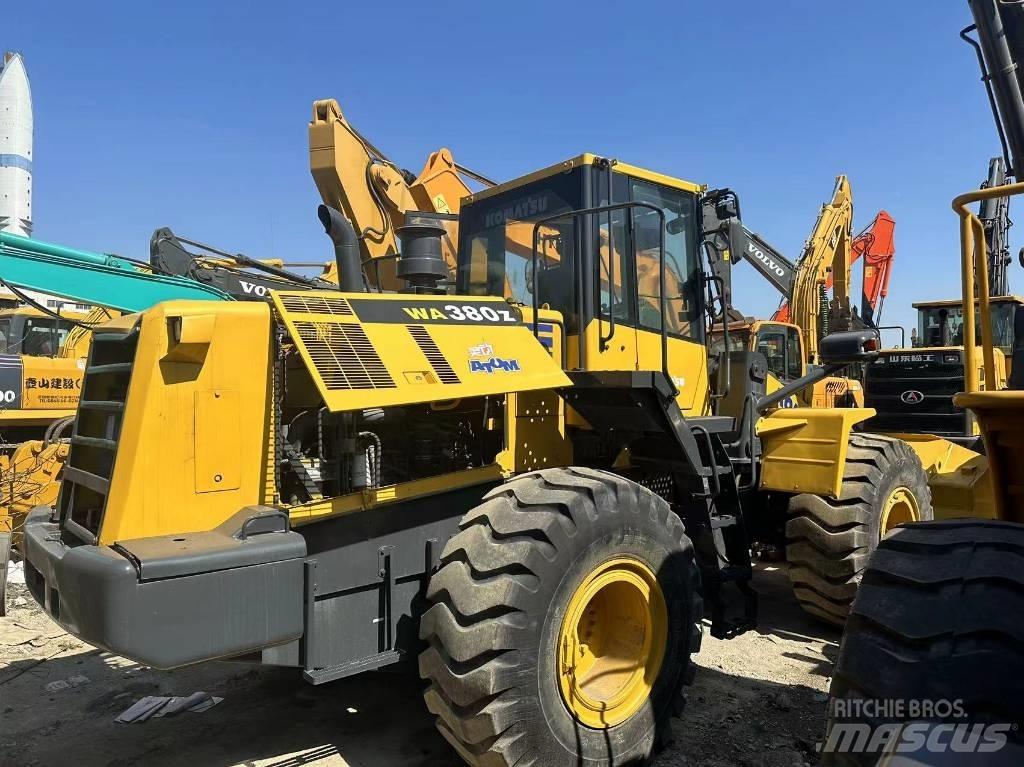 Komatsu WA380-6 Kolové nakladače