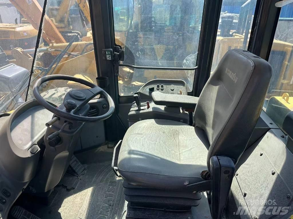 Komatsu WA380-6 Kolové nakladače