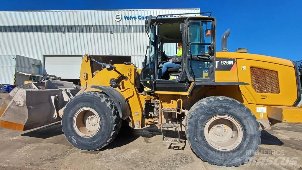 CAT 926M Kolové nakladače