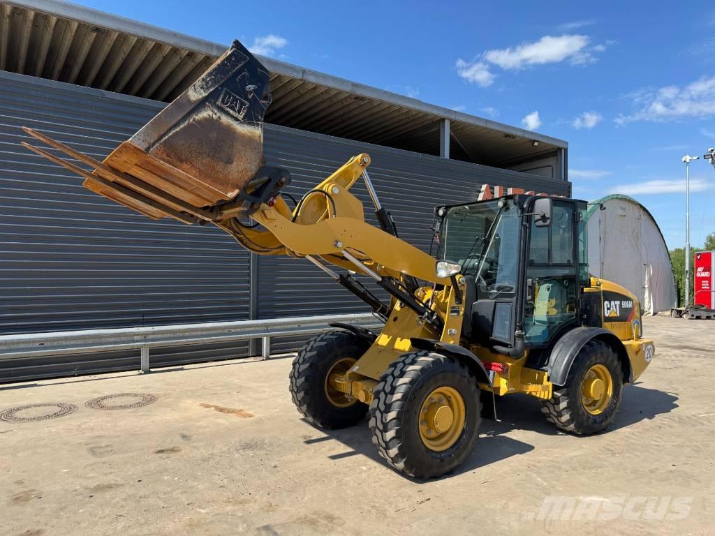 CAT 906M Kolové nakladače