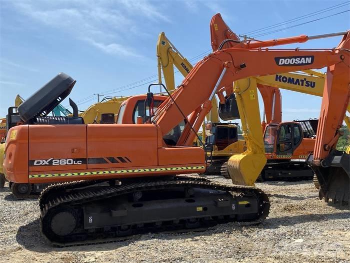 Doosan DX 260LC Pásová rýpadla