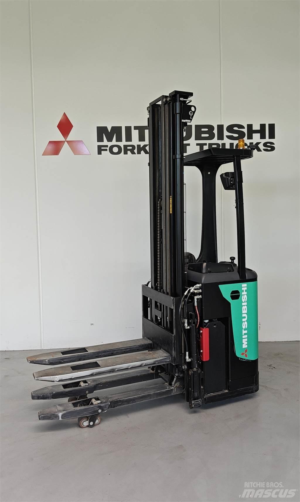 Mitsubishi SBR16NI Nízkozdvižný vozík s plošinou
