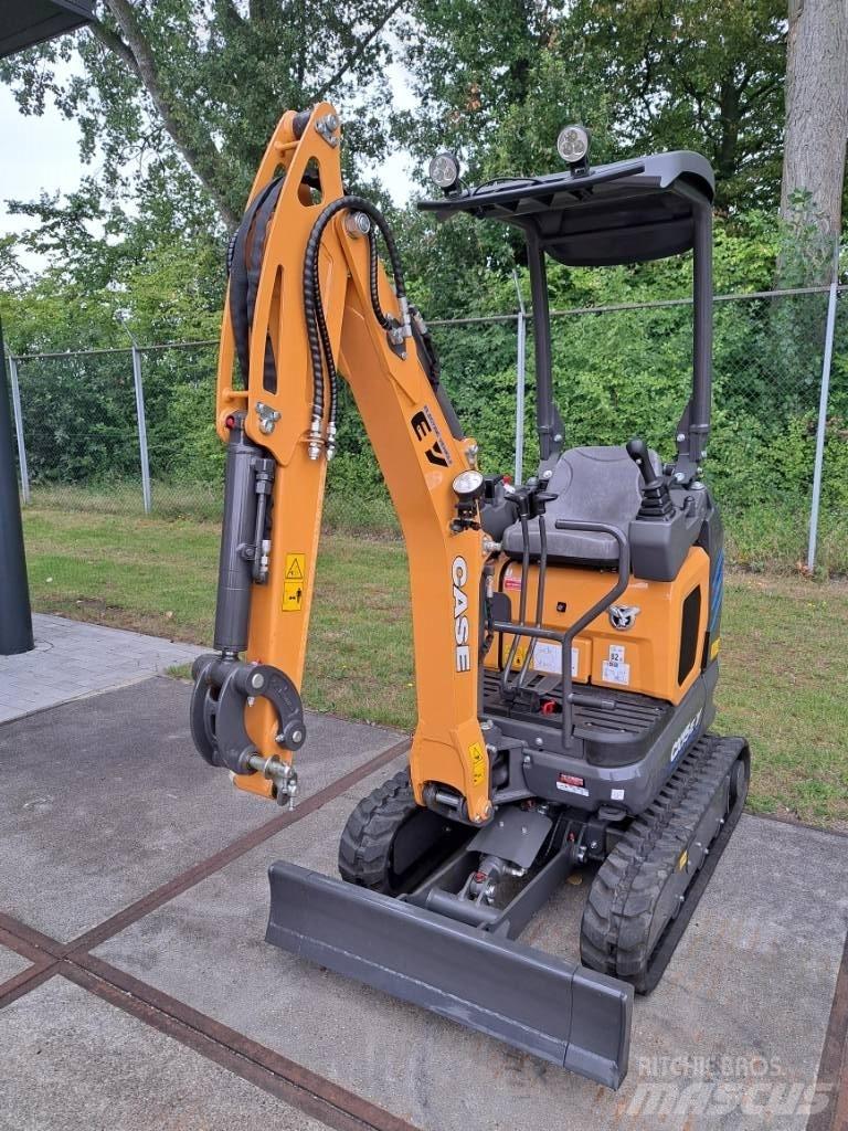 CASE CX15EV Mini rýpadla < 7t