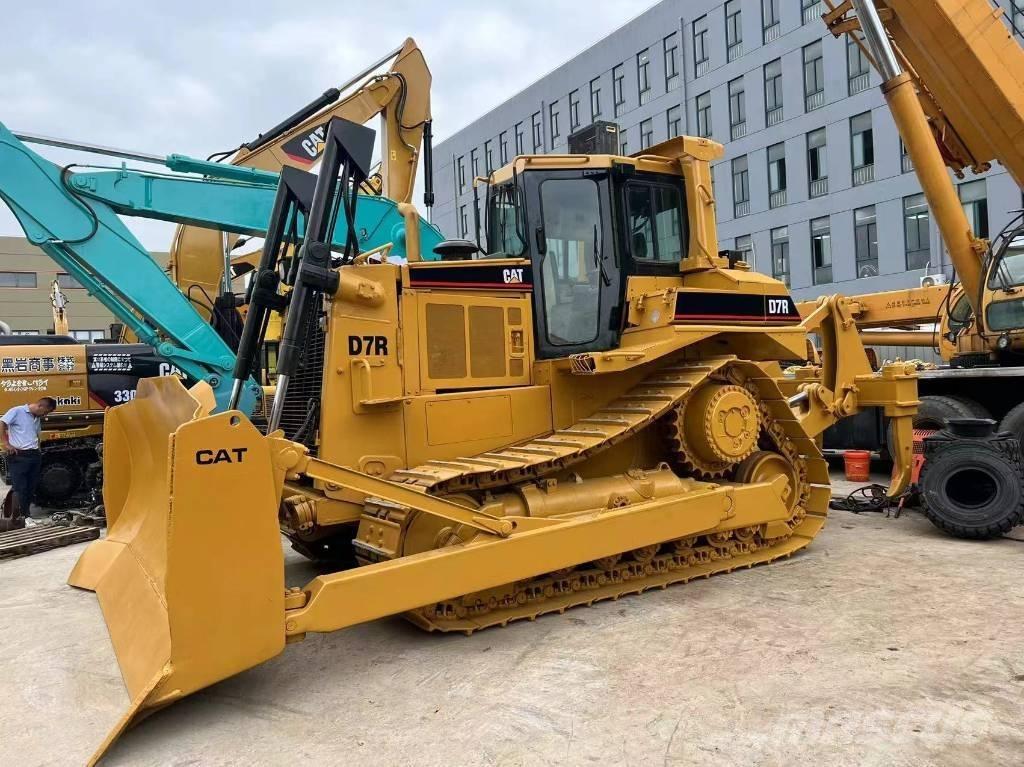CAT D 7 R Pásové dozery