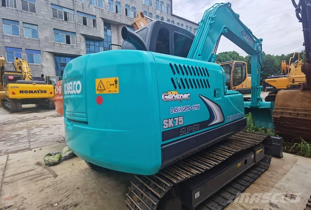 Kobelco SK 75 Midi rýpadla 7t - 12t