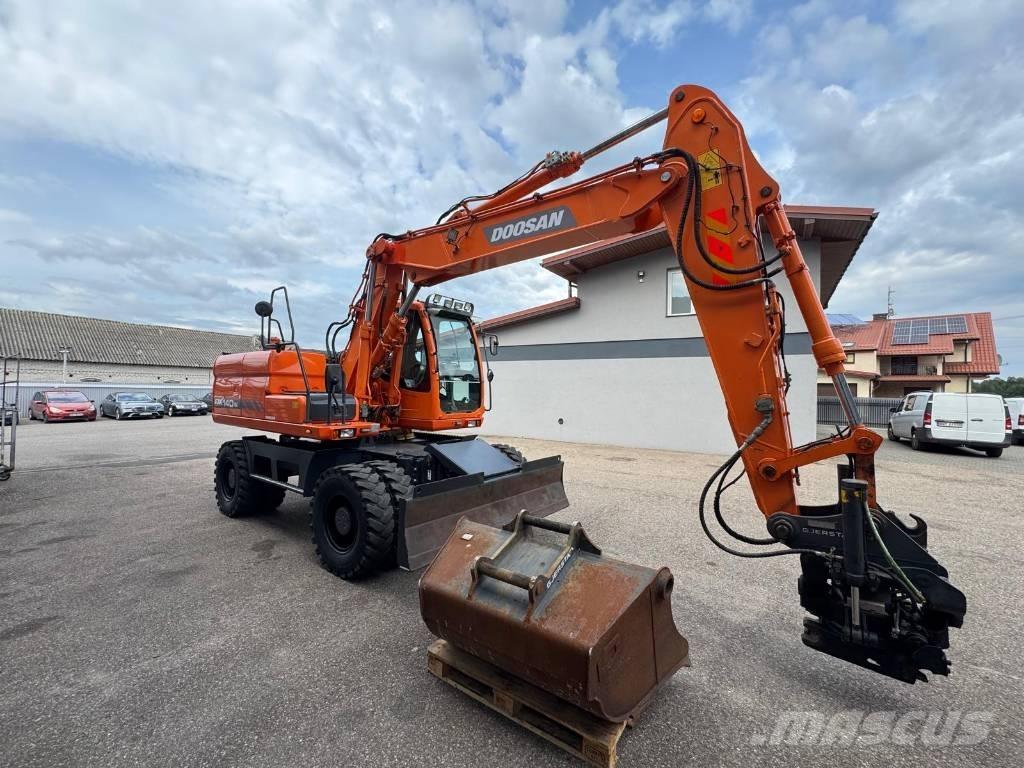 Doosan DX 140 W Kolová rýpadla
