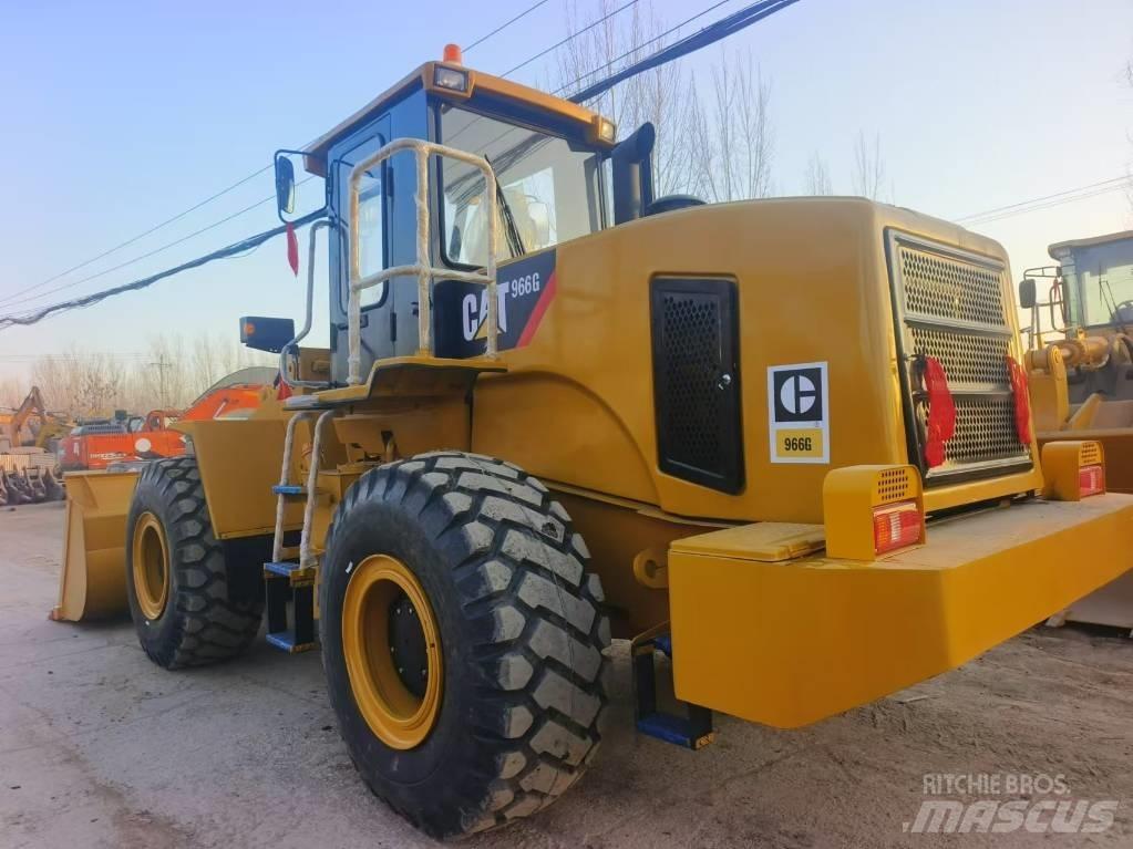 CAT 966G Kolové nakladače