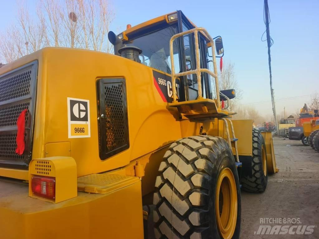 CAT 966G Kolové nakladače