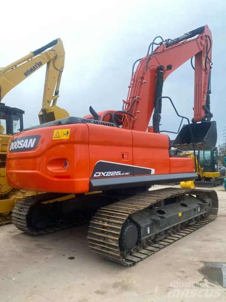 Doosan DX 225 LC Pásová rýpadla