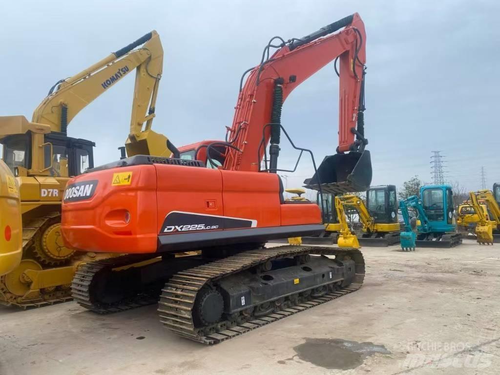 Doosan DX 225 LC Pásová rýpadla