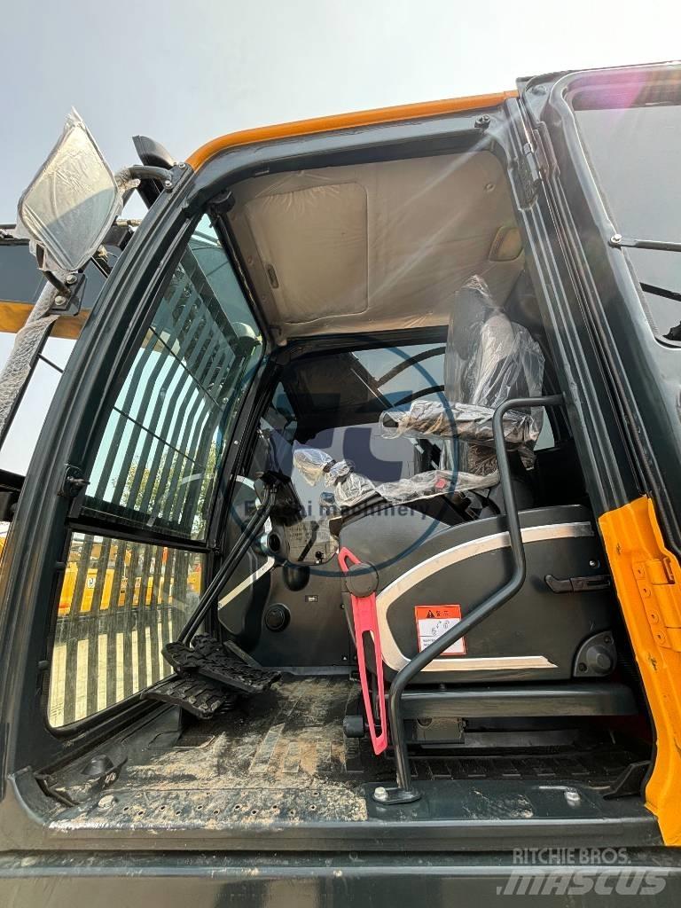 Hyundai 220LC Midi rýpadla 7t - 12t