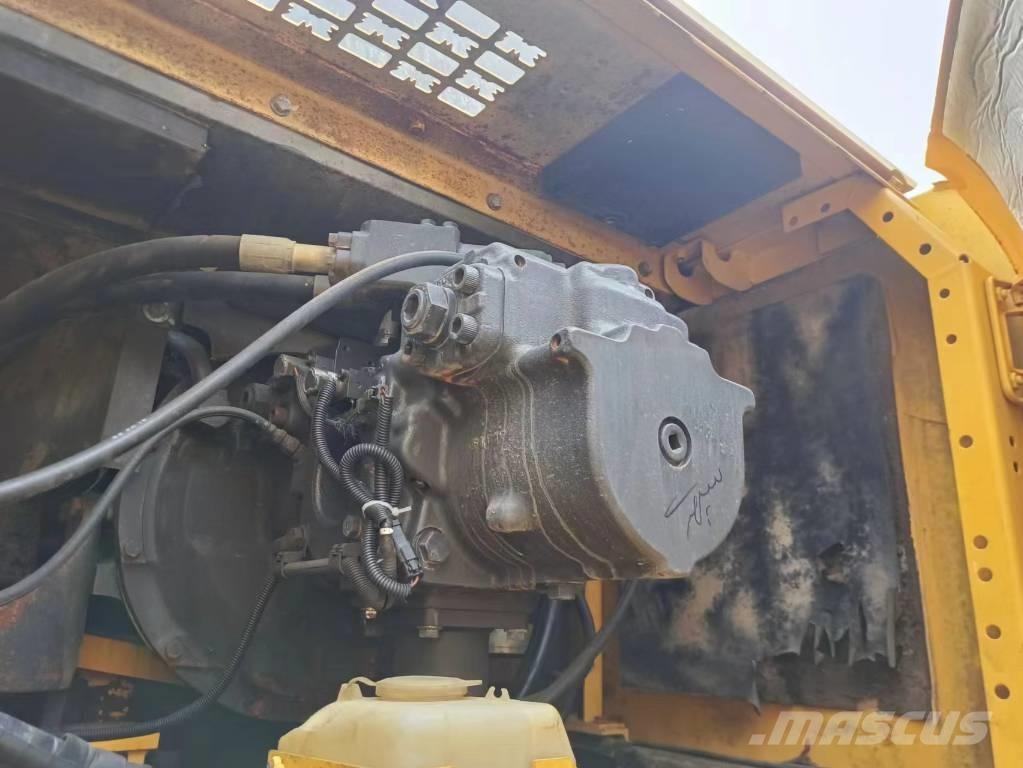 Komatsu PC 400-8 Pásová rýpadla