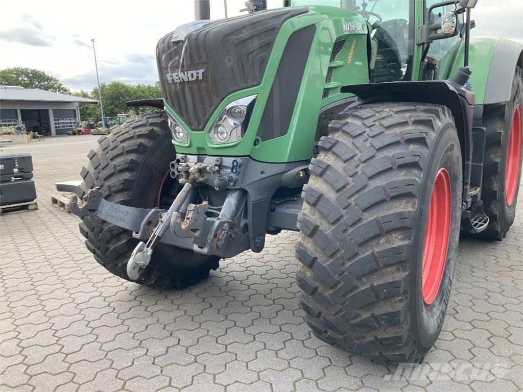 Fendt 824 Vario S4 Traktory