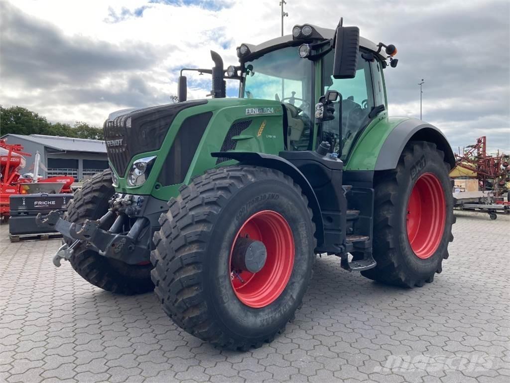 Fendt 824 Vario S4 Traktory