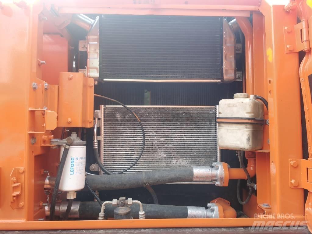 Doosan DX 225 LC Pásová rýpadla