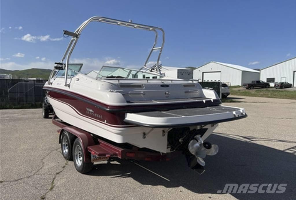  Chaparral 2330 SS Pracovní lodě, bárky a pontony
