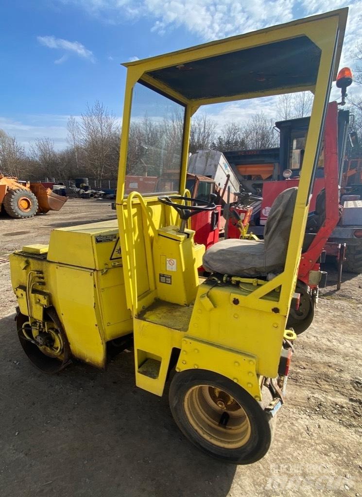 Bomag BW 100 AC Kombinované válce