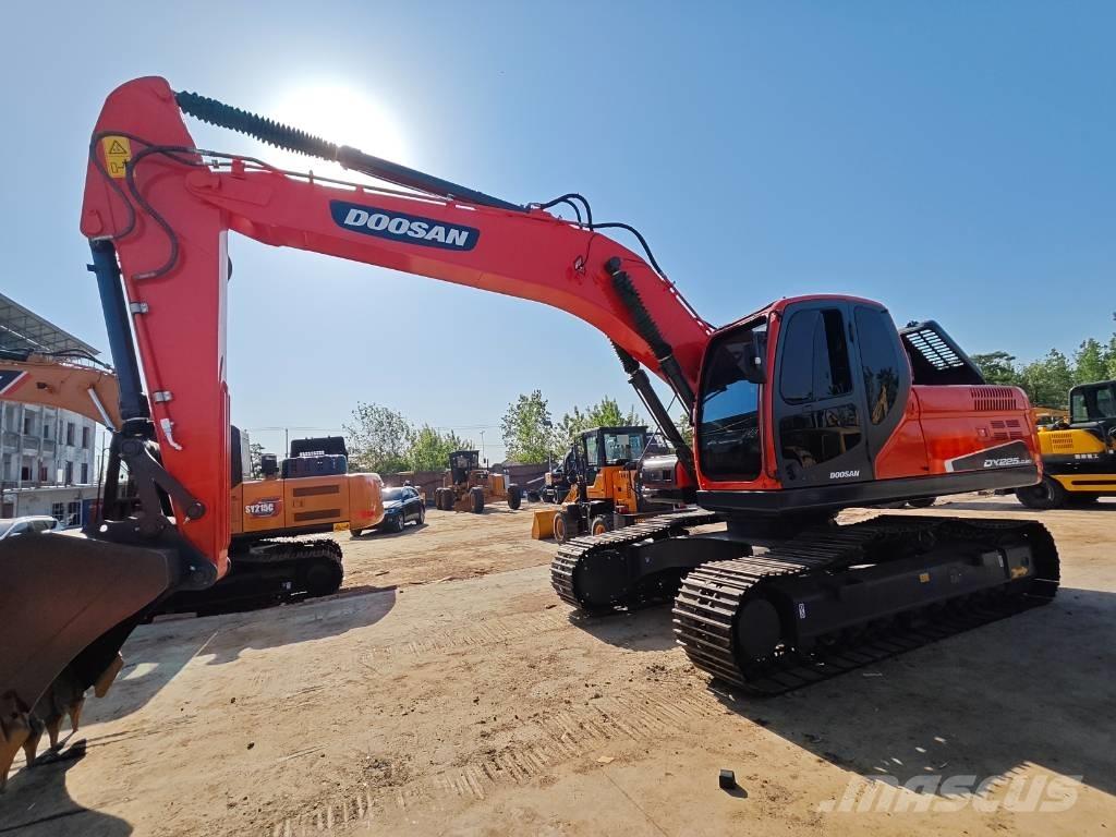 Doosan DX 225 LC Pásová rýpadla