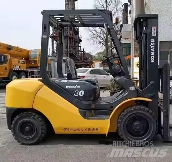 Komatsu 30 Dieselové vozíky
