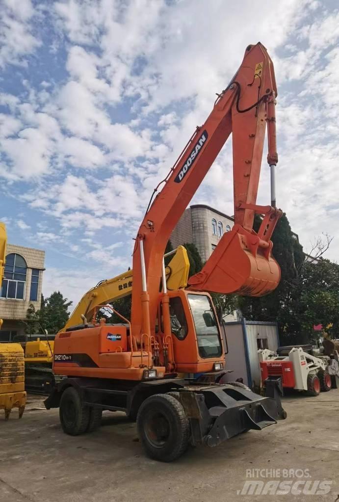 Doosan DH 210 W-7 Kolová rýpadla