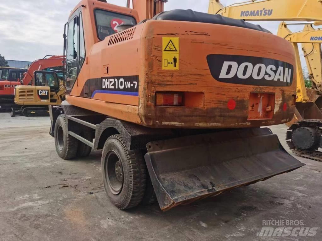 Doosan DH 210 W-7 Kolová rýpadla