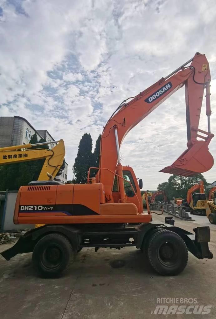 Doosan DH 210 W-7 Kolová rýpadla
