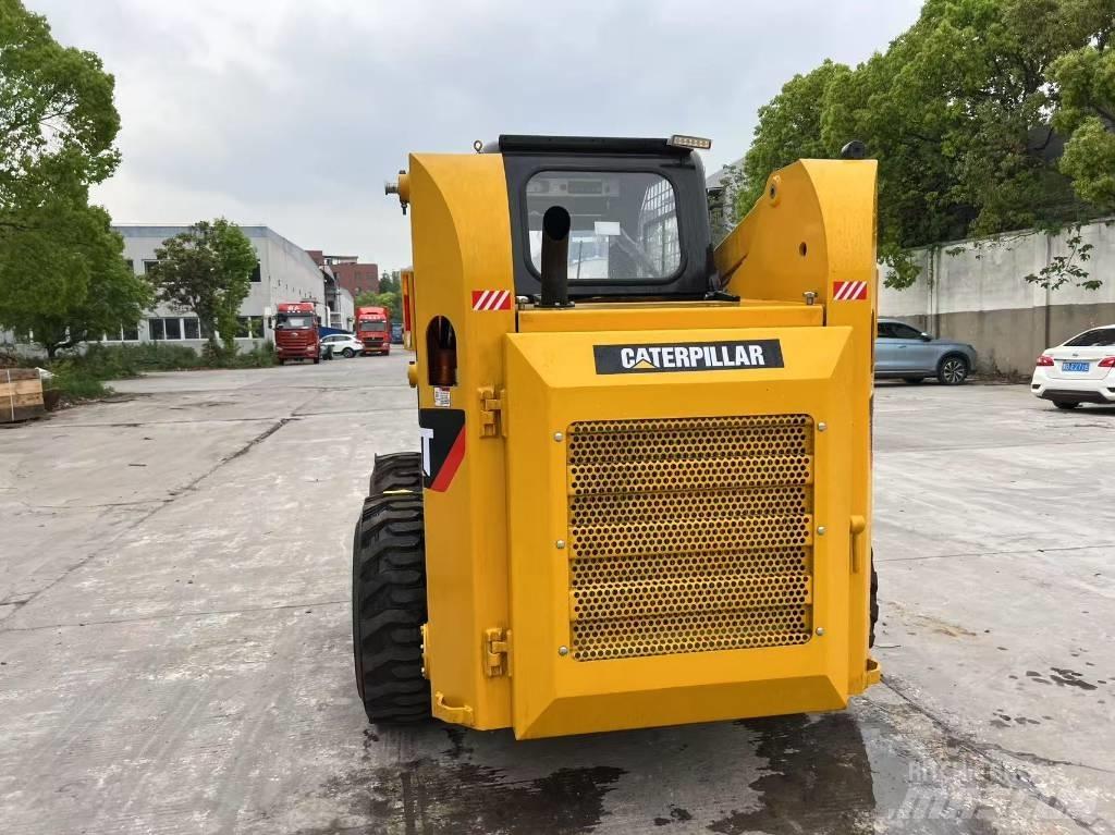 CAT 246 B Mininakladače